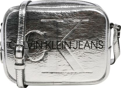 Calvin Klein Jeans Taška přes rameno stříbrná